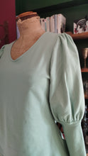 Charger l&#39;image dans la galerie, sweet-shirt grimm taille 40 vert menthe