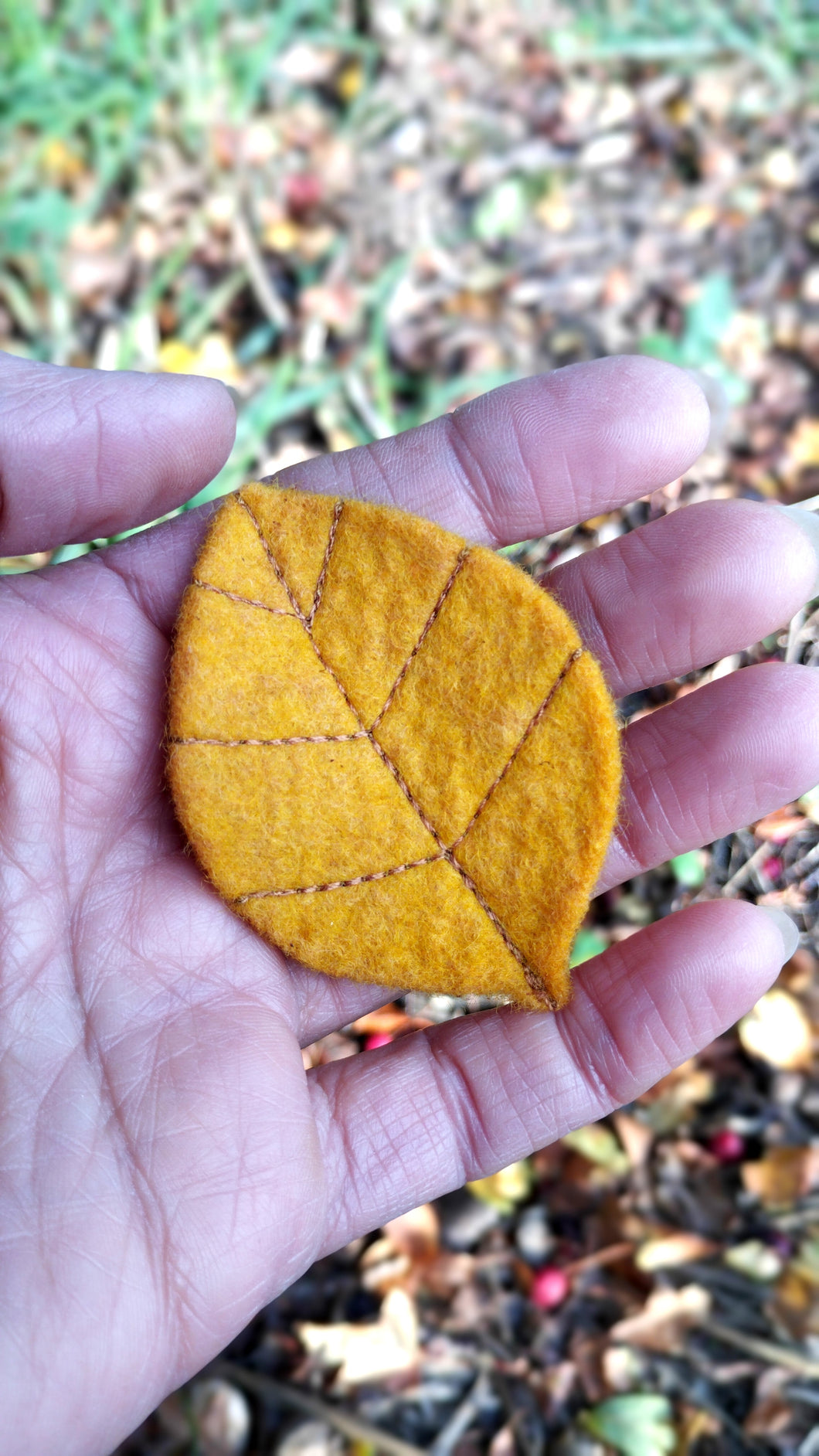 barrette feuille jaune d'automne