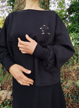 Charger l'image dans la galerie, sweat-shirt la magicienne noire