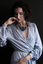 Charger l&#39;image dans la galerie, collier bleu style Art nouveau