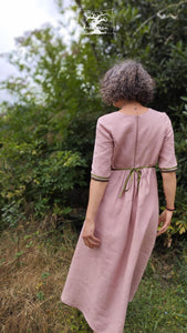robe Kate midi à manches trois quart en lin bio, teinture végétale cendre de roses, creatrice Maureen Vinot