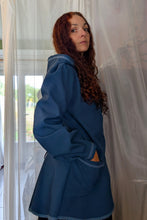 Charger l'image dans la galerie, veste imperméable taille 40 bleu canard, à capuche pointue