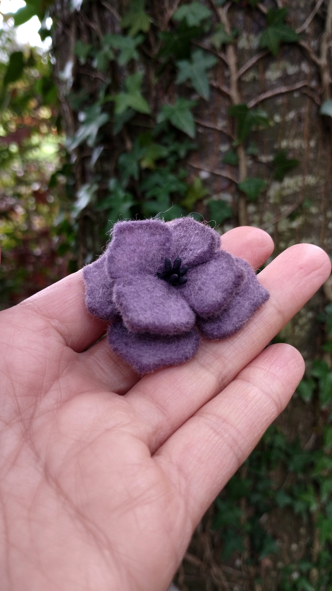 broche hortensia violet fané