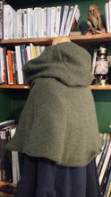 Charger l'image dans la galerie, Col Fangorn, col/cape en laine vert sombre
