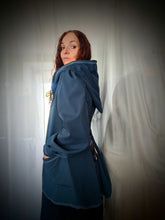 Charger l'image dans la galerie, veste imperméable taille 40 bleu canard, à capuche pointue