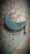 Charger l'image dans la galerie, grande barrette lune bleu vert et or ✨