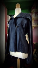 Charger l'image dans la galerie, la veste Jack (en maille mérinos bleu nuit)