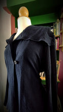 Charger l'image dans la galerie, la veste Jack (en maille mérinos bleu nuit)