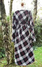 Charger l&#39;image dans la galerie, robe duncan écossaise taille 40 Tartan bro wened du pays de Vannes