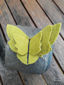 barrette papillon vert lichen