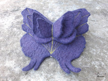 Charger l&#39;image dans la galerie, barrette grand papillon violet myrtille (teinture végétale)
