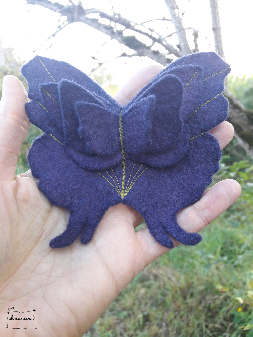 barrette grand papillon violet myrtille (teinture végétale)