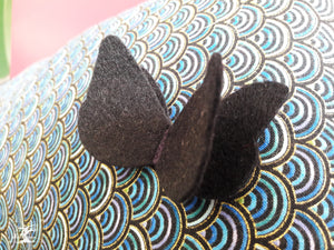 tiny broche papillon en feutrine noire