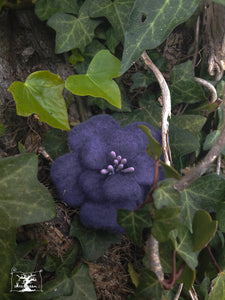 barrette fleur d'aubépine violette (teinture végétale)