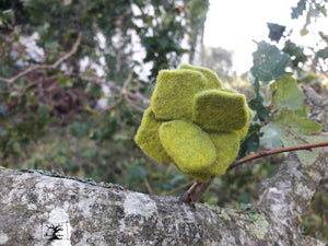 broche hortensia vert clair (teinture végétale)