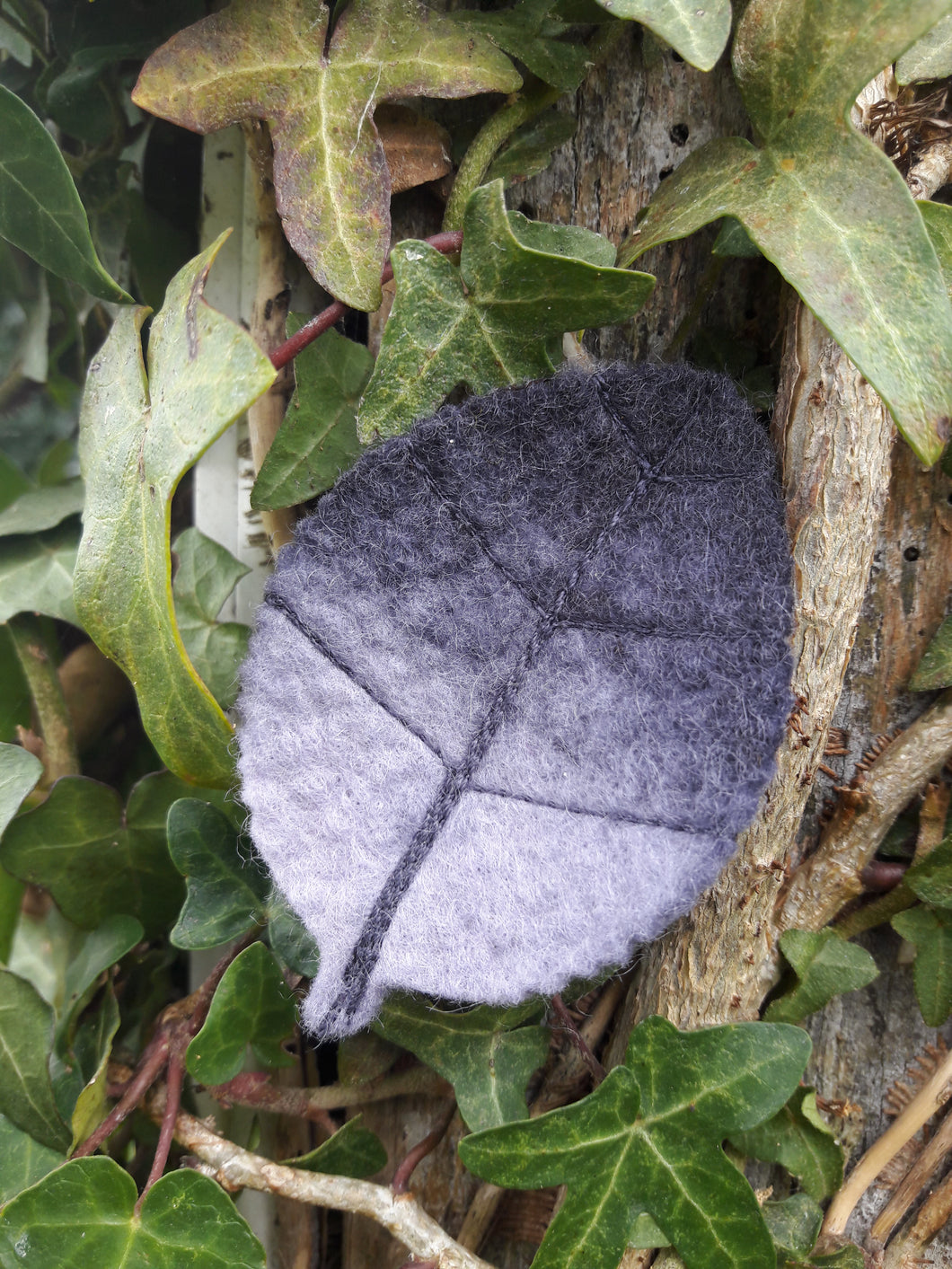 barrette feuille mauve - violet en dégradé