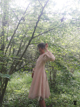 Charger l&#39;image dans la galerie, robe willow en lin rose poudré (teinture végétale)