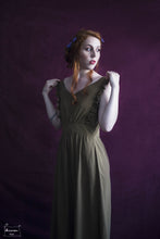 Charger l&#39;image dans la galerie, robe bliss vert bronze (teinture végétale réalisée à la main)