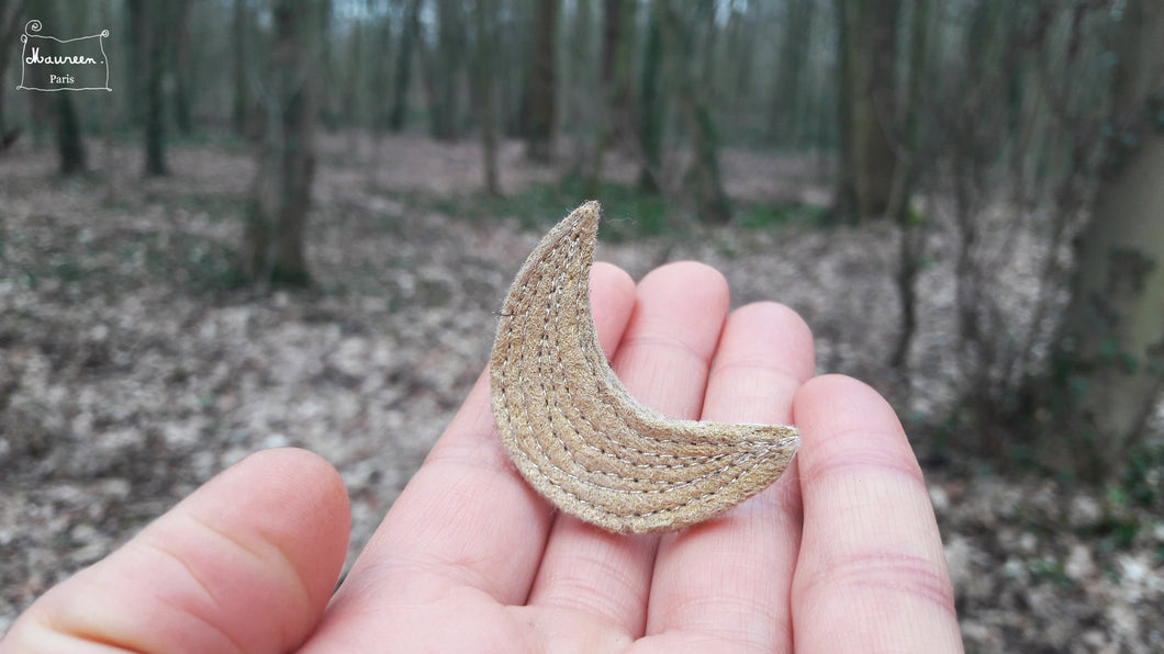 petite broche lune or