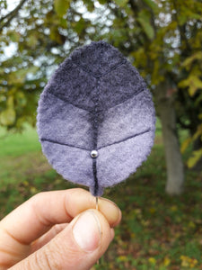 fibule feuille mauve/ violet dégradé
