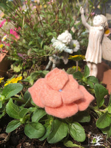 Tiny broche hortensia coloris rose poudré (teinture végétale)