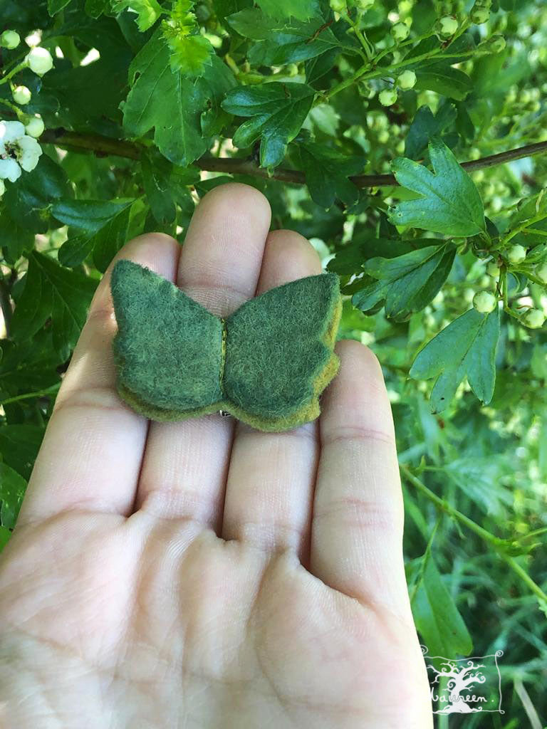 tiny broche papillon vert jade (teinture végétale)