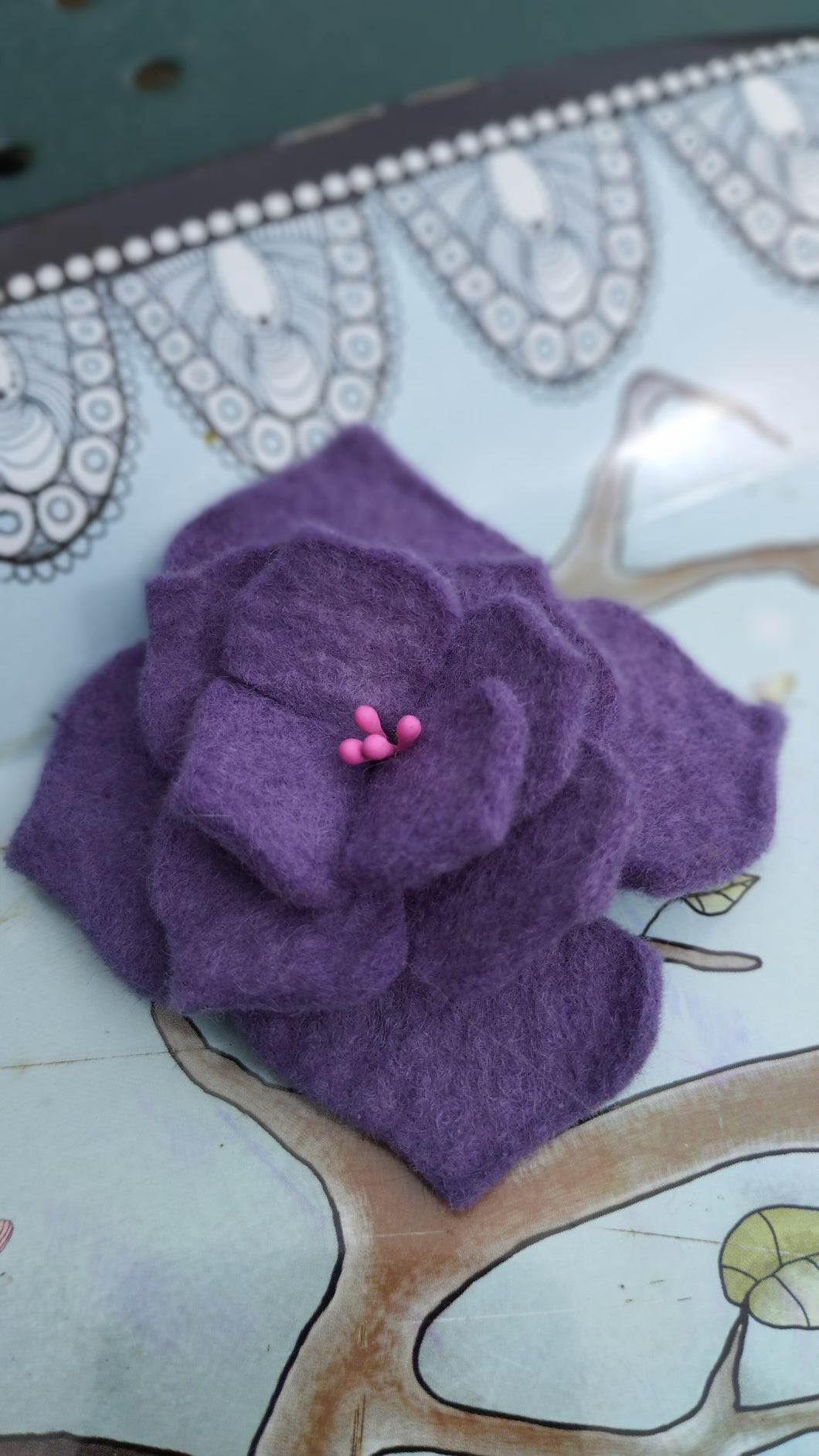 broche hortensia violette (teinture végétale)