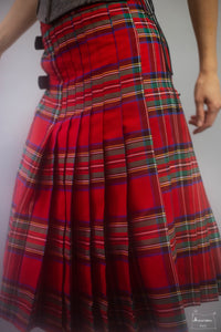 kilt en tartan rouge Royal Stewart- Collection Highlands par la creatrice Maureen;