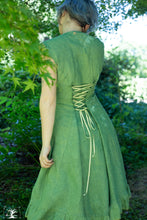 Charger l&#39;image dans la galerie, robe portefeuille vert absinthe créatrice Maureen en lin biologique