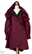 Charger l&#39;image dans la galerie, manteau nabou en drap de laine bordeaux par la creatrice Maureen