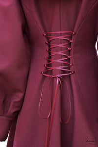 manteau nabou en drap de laine bordeaux par la creatrice Maureen